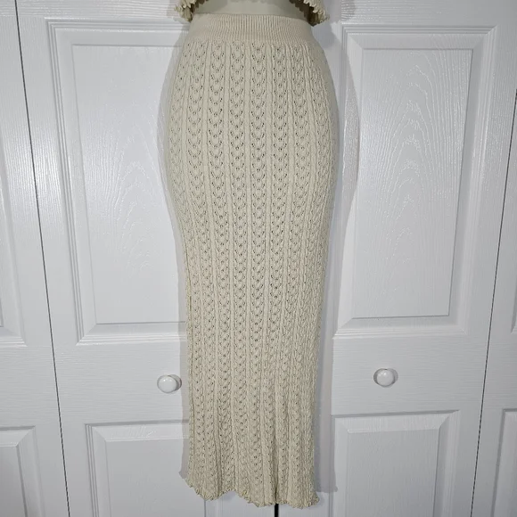 Cream Knit Skirt Size S - Picture 2 of 8